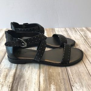 Bleeker & Bond Women's Black Helene Sandal
